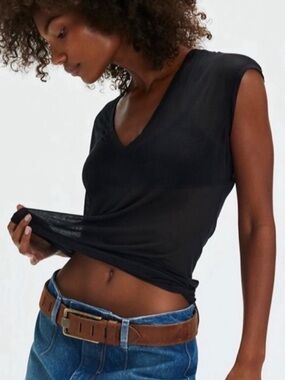 9102. Free People On Air V-Neck Tee